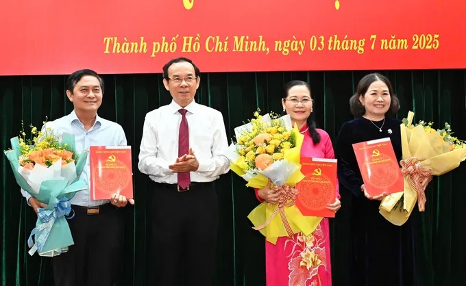 03-07-2025-bi-thu-thanh-uy-tphcm-nguyen-van-nen-phat-trien-tphcm-moi-xung-dang-voi-su-menh-duoc-giao-dcdd8b9b-details-1751597493.png