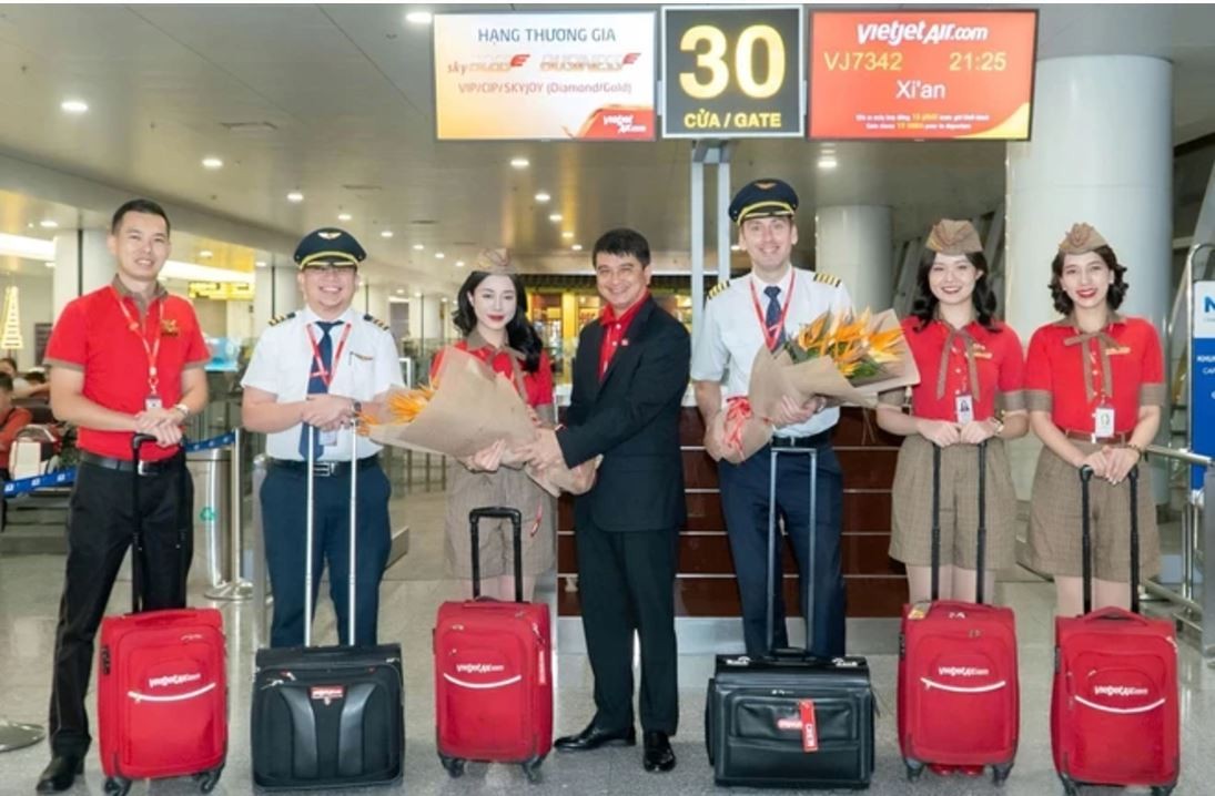 may-bay-viet-jet-1751895014.JPG