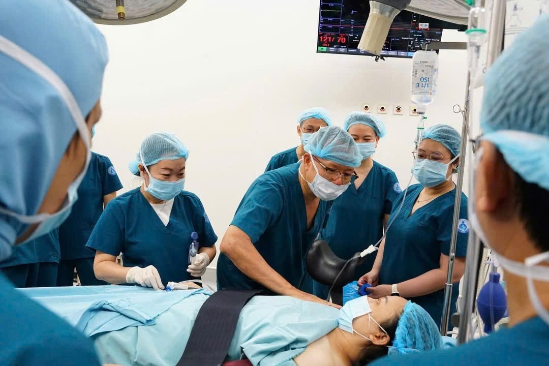 Mẹ hiến thận cứu con: Ca ghép đầu tiên thành công tại Nhi đồng 1