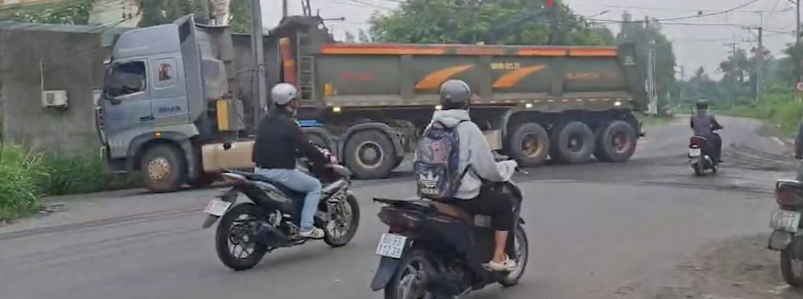 Đồng Nai: Tuyến đường Cống Lỡ xuống cấp nghiêm trọng, một tháng sau phản ánh vẫn nguyên hiện trạng