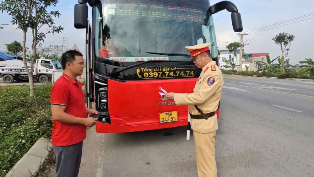 Thanh Hóa: Tăng cường quản lý hoạt động vận tải hành khách bằng xe ô tô theo tuyến cố định