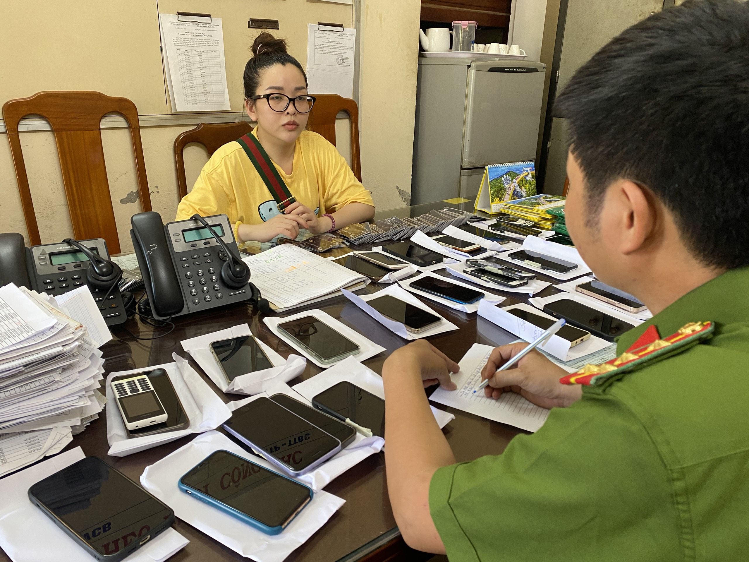 Thừa Thiên Huế: Giả nhân viên ngân hàng lừa đảo hơn 10.000 người qua mạng Internet