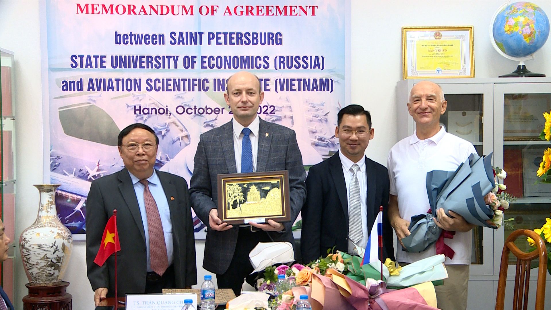 Lễ ký kết hợp tác giữa ASI và Trường Kinh tế tổng hợp quốc gia Saint Peterburg, Nga (UNECON)