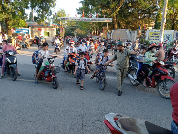 Đồng Nai: Cải tạo, nâng cấp sân cổng trường Tiểu học Phước Tân  