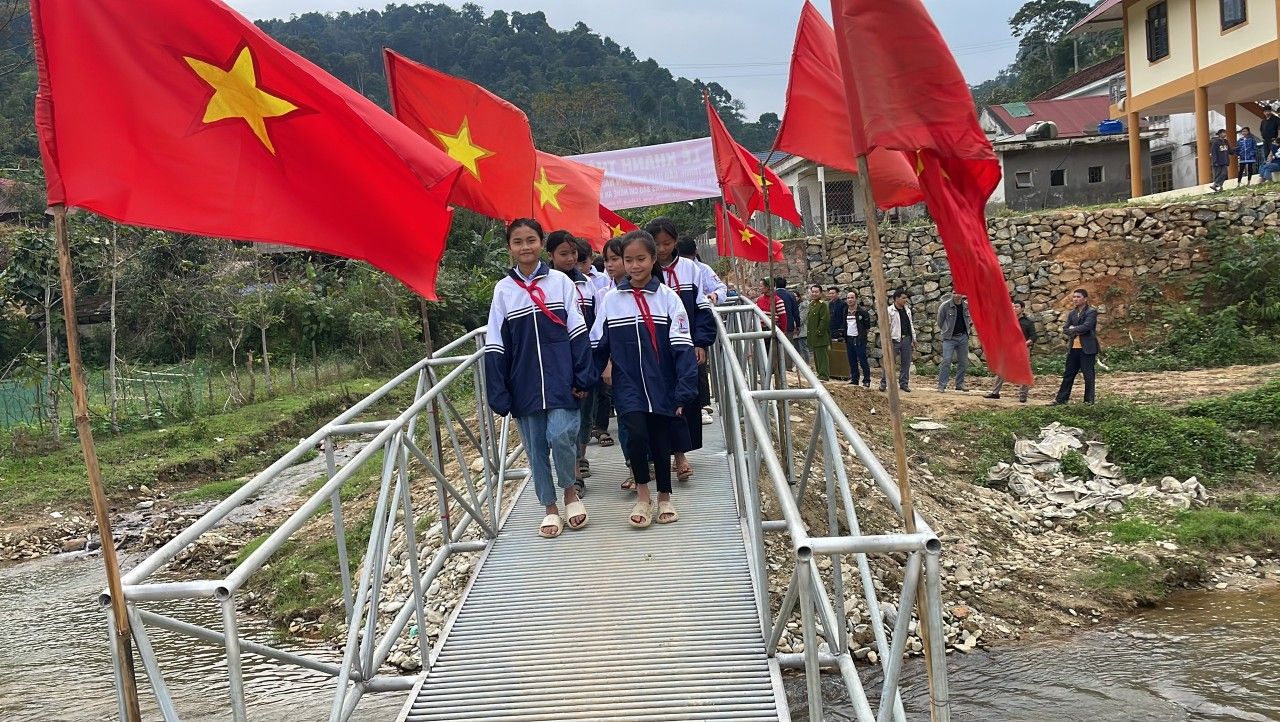 Nghệ An: Khánh thành cầu dân sinh cho vùng sâu bản Na, xã Nậm Nhoóng