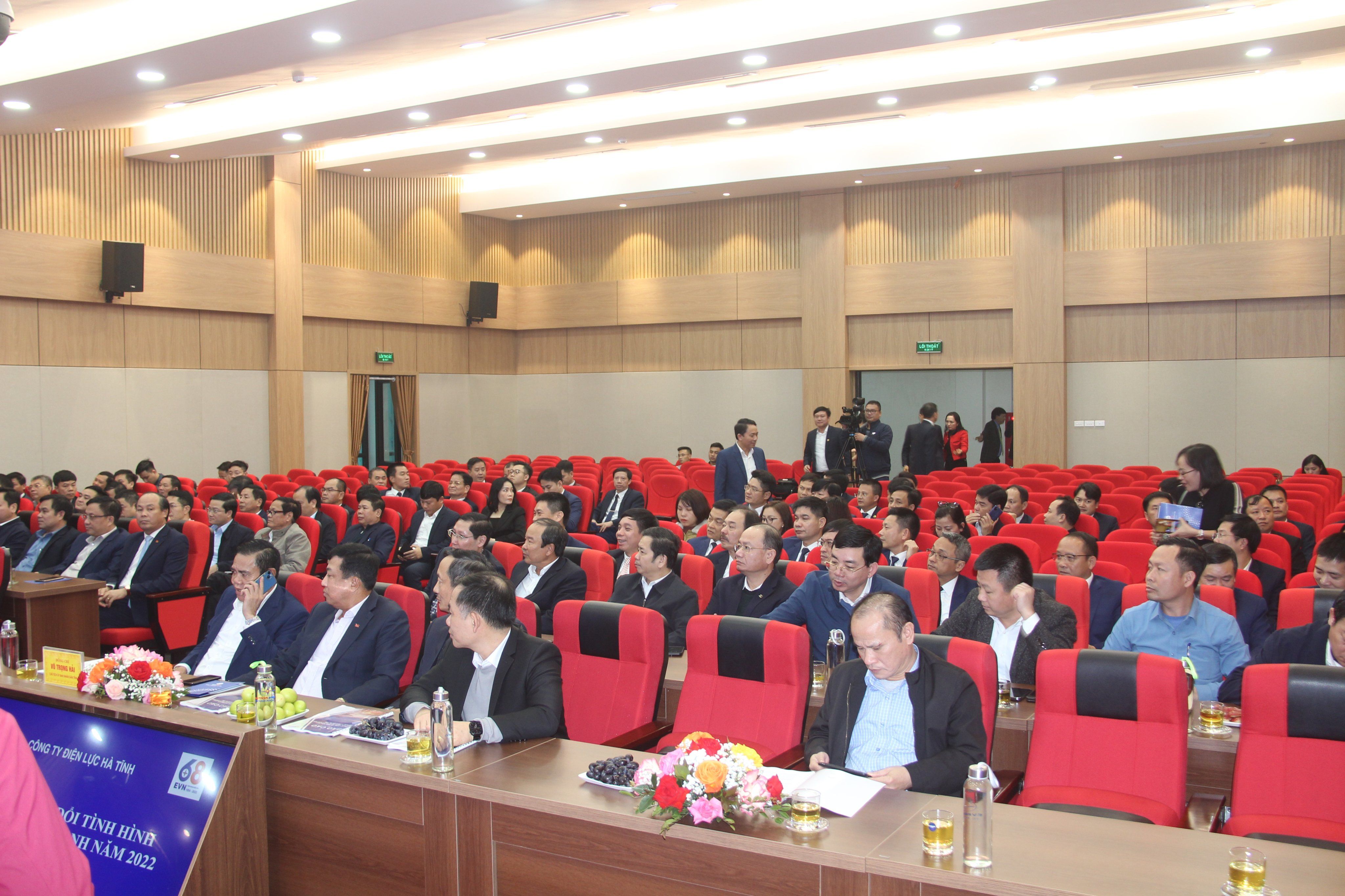 Điện lực Hà Tĩnh tổ chức hội nghị triển khai nhiệm vụ sản xuất kinh doanh năm 2023