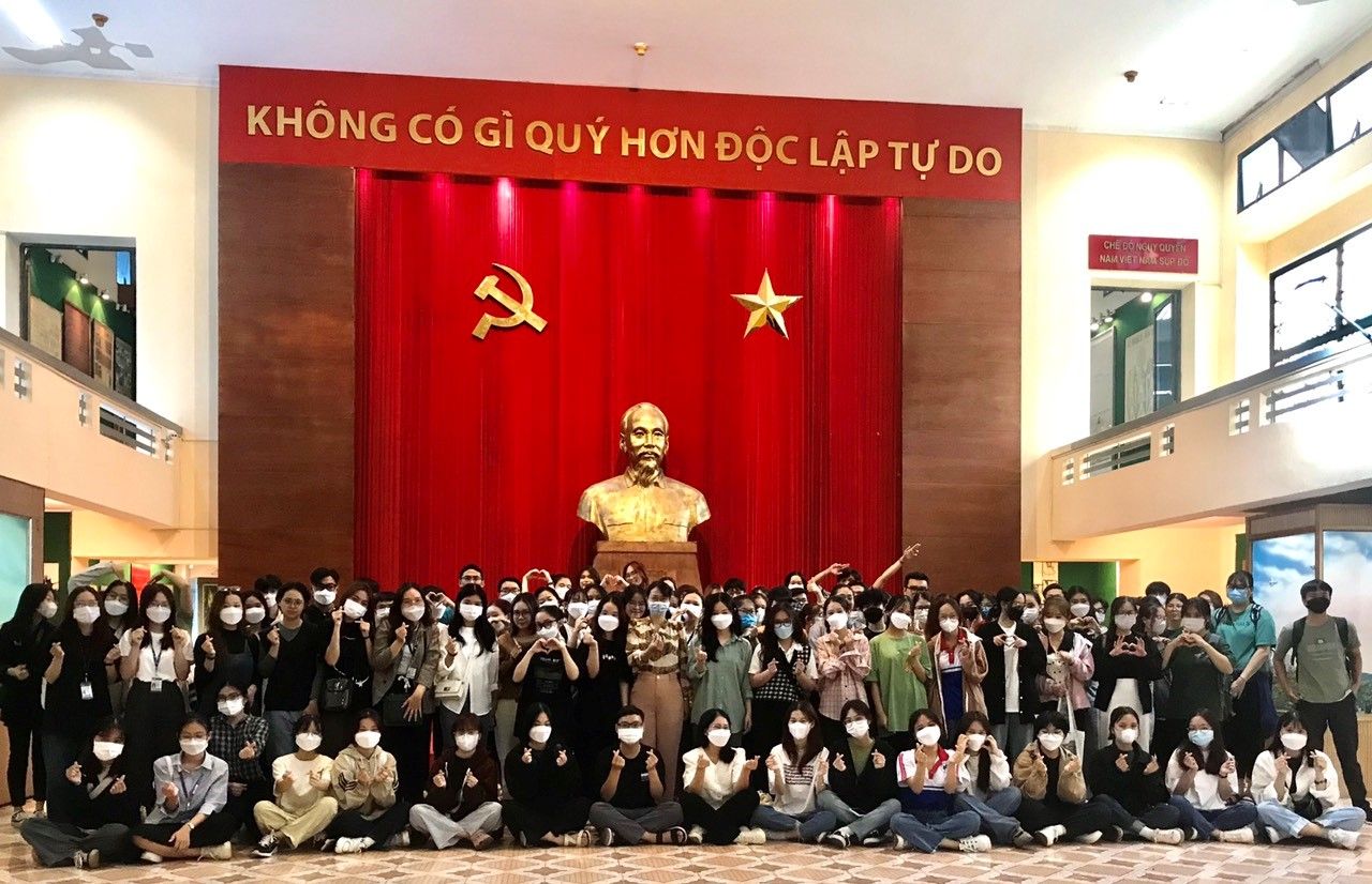 Các trường Đại học tham quan Bảo tàng Chiến dịch Hồ Chí Minh đầu xuân Quý Mão