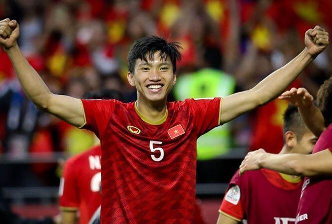 HLV đưa Việt Nam dự World Cup nói điều khiến Văn Hậu 
