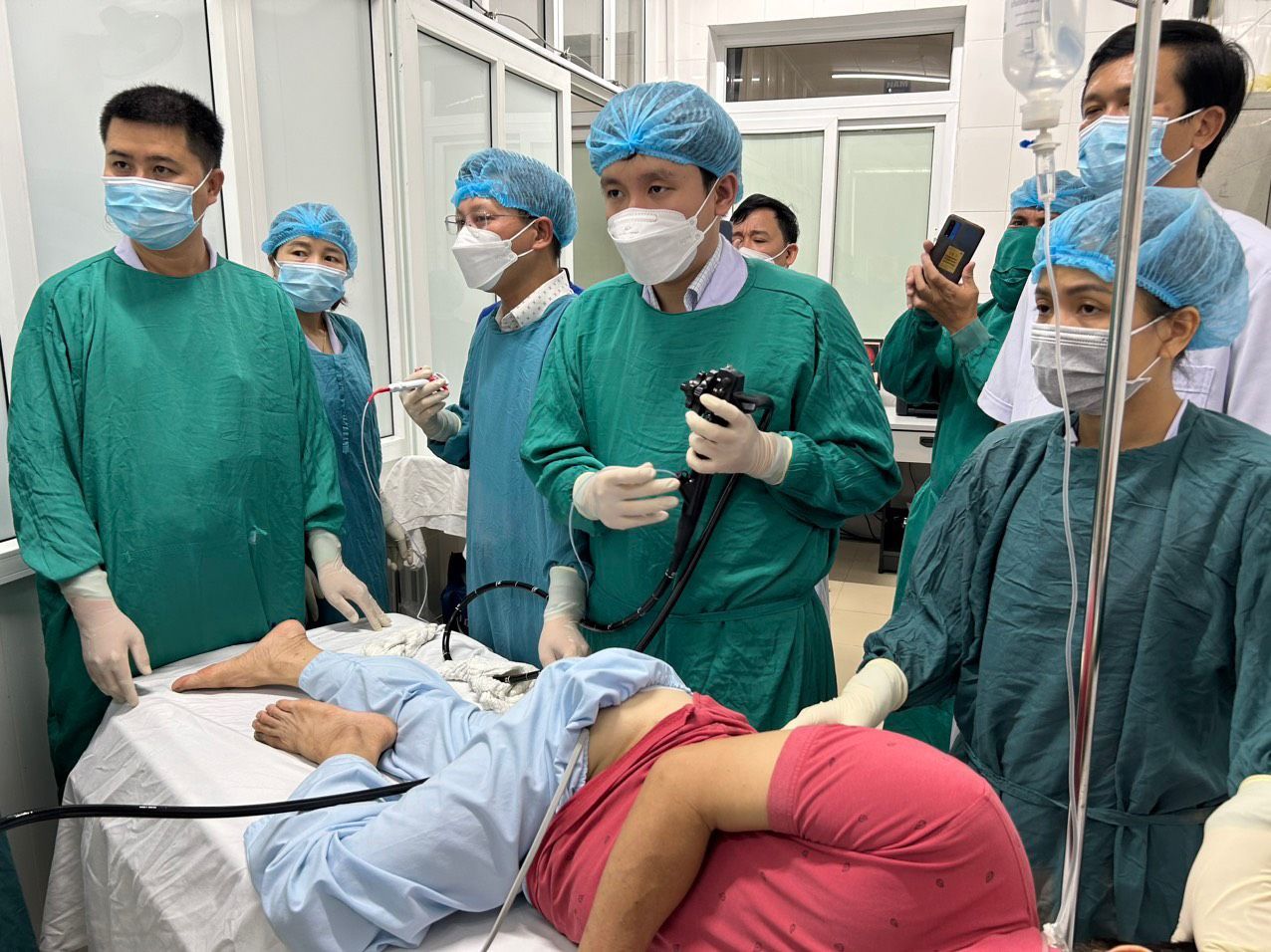 Bệnh viện Trung ương Huế chuyển giao kỹ thuật nội soi cho các bệnh viện Hà Tĩnh