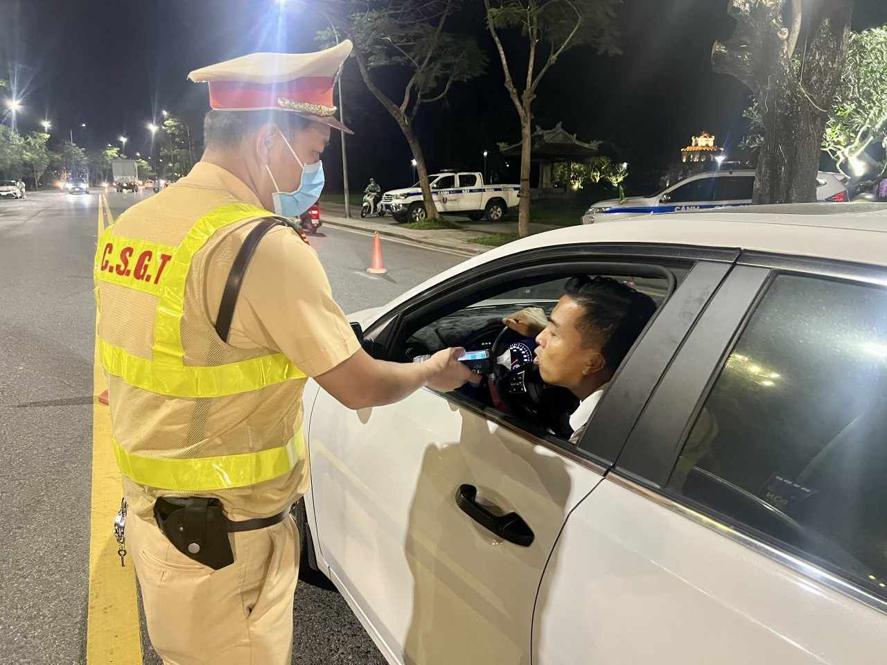 Thừa Thiên Huế: Xử lý hơn 2.400 vụ vi phạm trật tự an toàn giao thông
