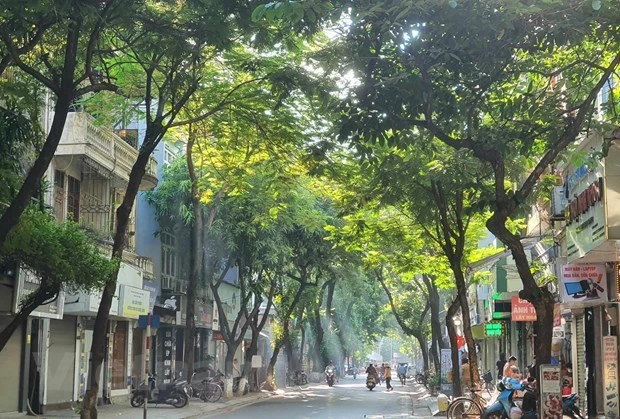 Khu vực Bắc Bộ nhiệt độ tăng lên, Thủ đô Hà Nội trưa chiều hửng nắng
