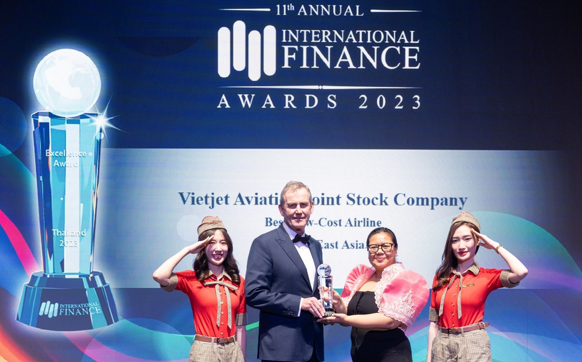 Vietjet Air được vinh danh với loạt giải thưởng dẫn đầu về quản trị tài chính và hàng không
