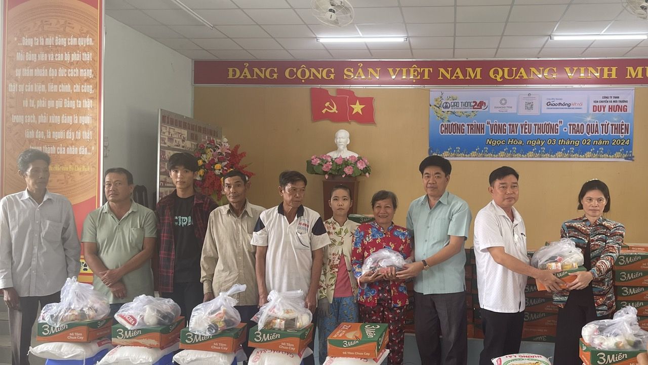 San sẻ Tết yêu thương cho các hộ nghèo ở Kiên Giang