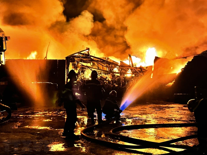Hải Phòng: Cháy lớn tại khu nhà xưởng rộng 700m2 ở huyện An Dương