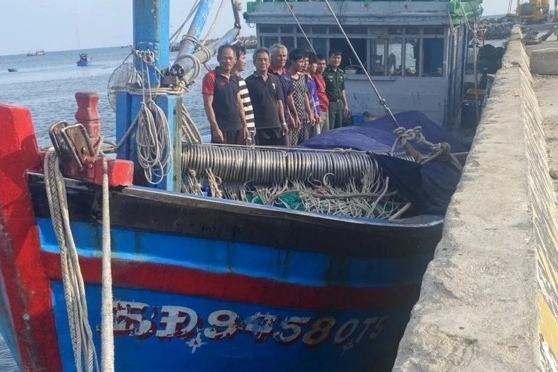 Huy động các tàu tìm kiếm thuyền viên mất tích tại vùng biển Ninh Thuận