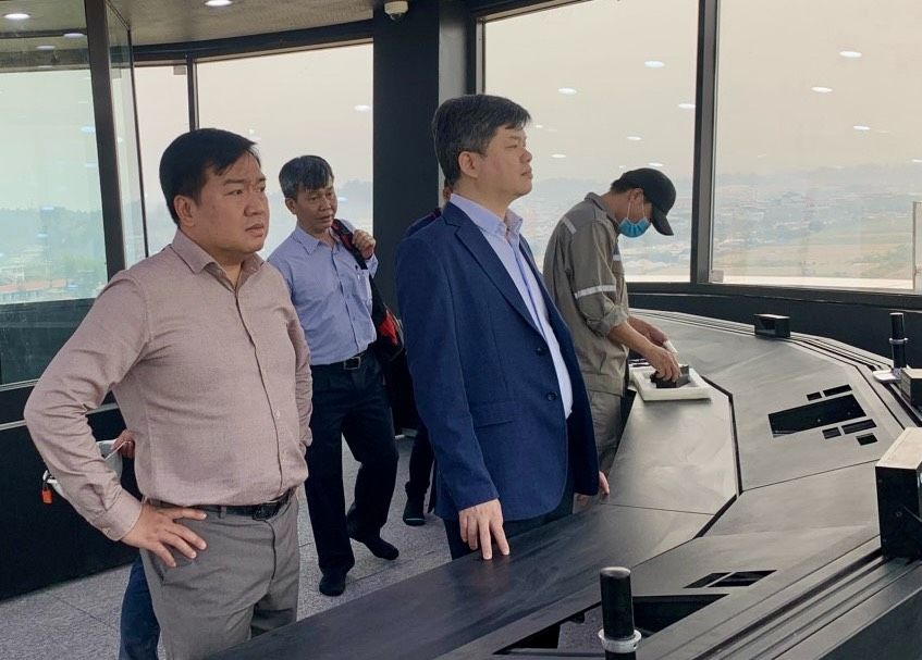 Tổng Giám đốc Nguyễn Công Long kiểm tra hiện trường thi công Đài kiểm soát không lưu Điện Biên