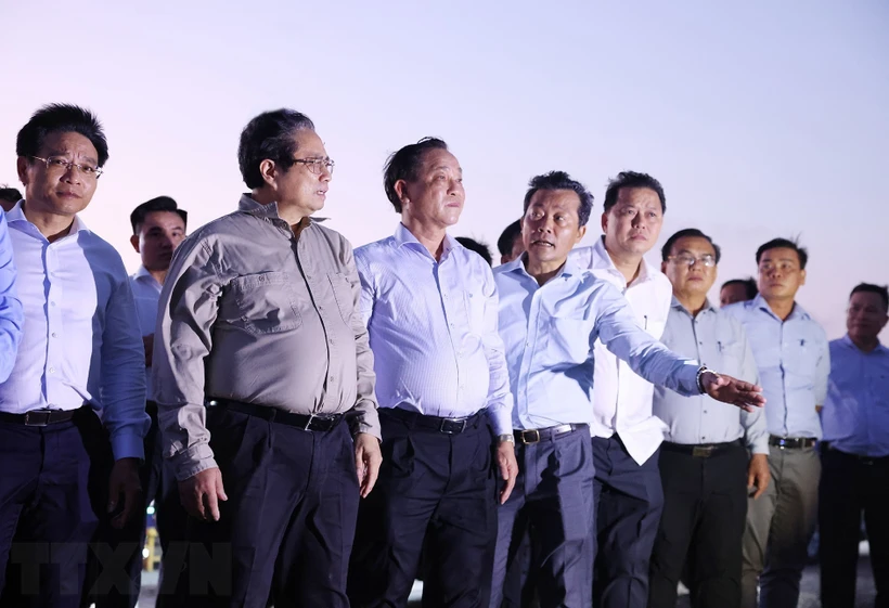 Thủ tướng Phạm Minh Chính khảo sát các công trình, dự án tại tỉnh Tiền Giang
