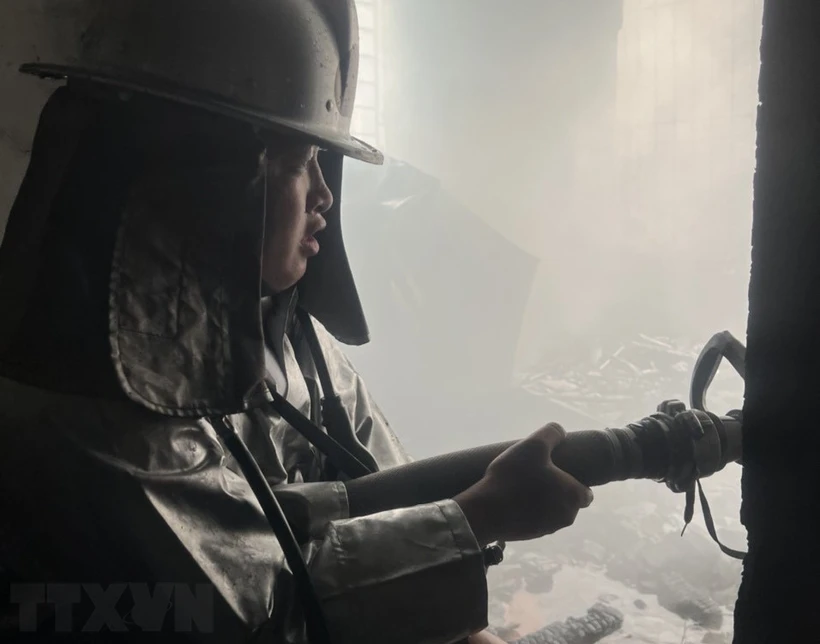Hà Nội: Kịp thời dập tắt đám cháy tại ngôi nhà 5 tầng ở phố Đào Tấn