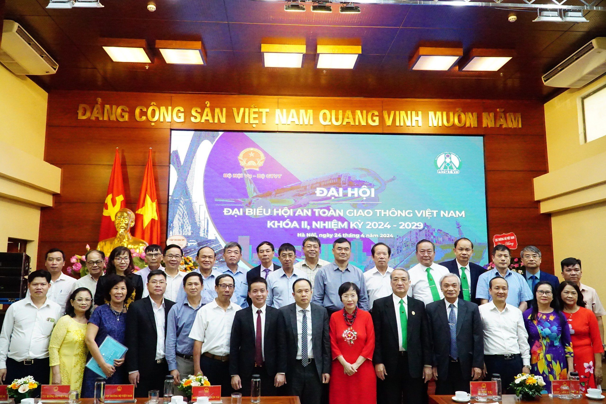 Ông Nguyễn Mạnh Hùng được bầu làm Chủ tịch Hội An toàn Giao thông Việt Nam khóa II
