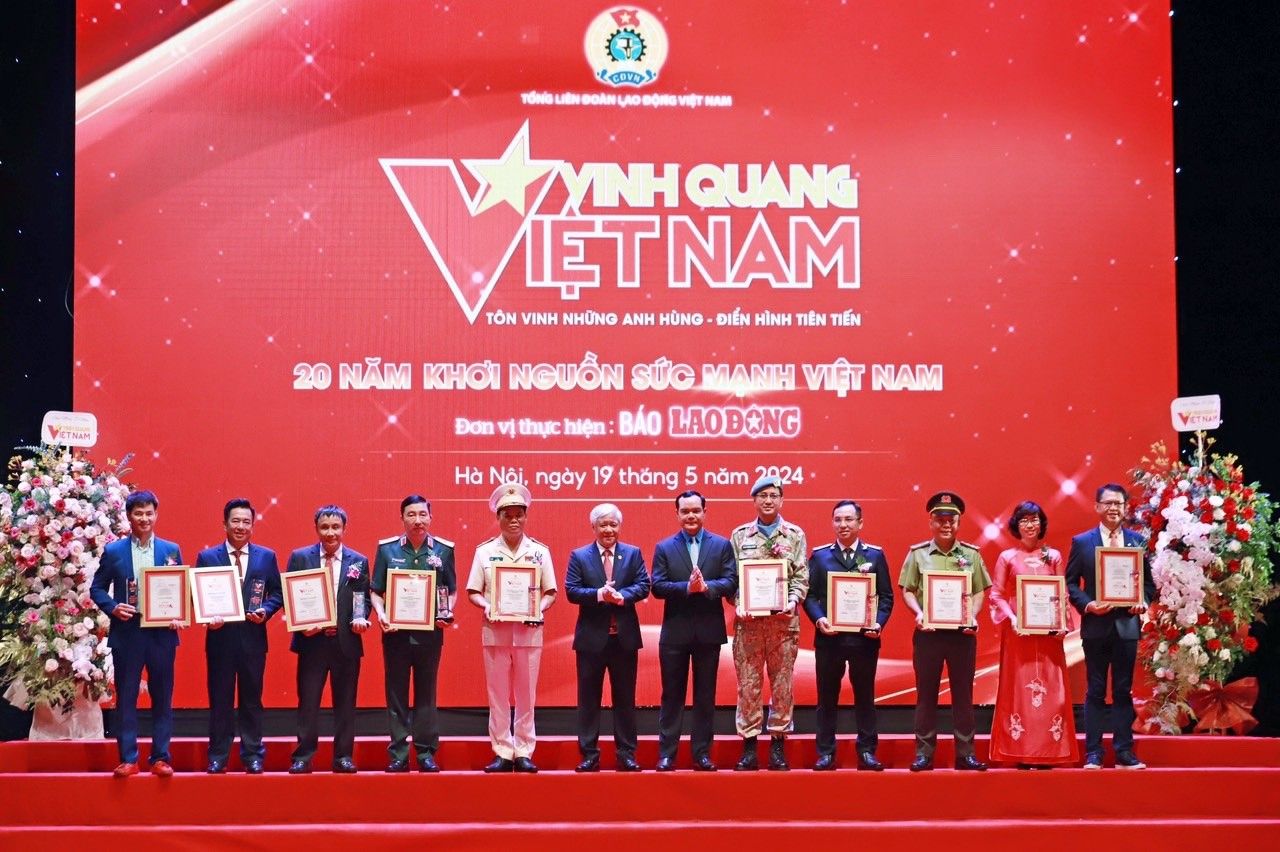 Bệnh viện Trung ương Huế được vinh danh trong Chương trình “Vinh quang Việt Nam 2024”