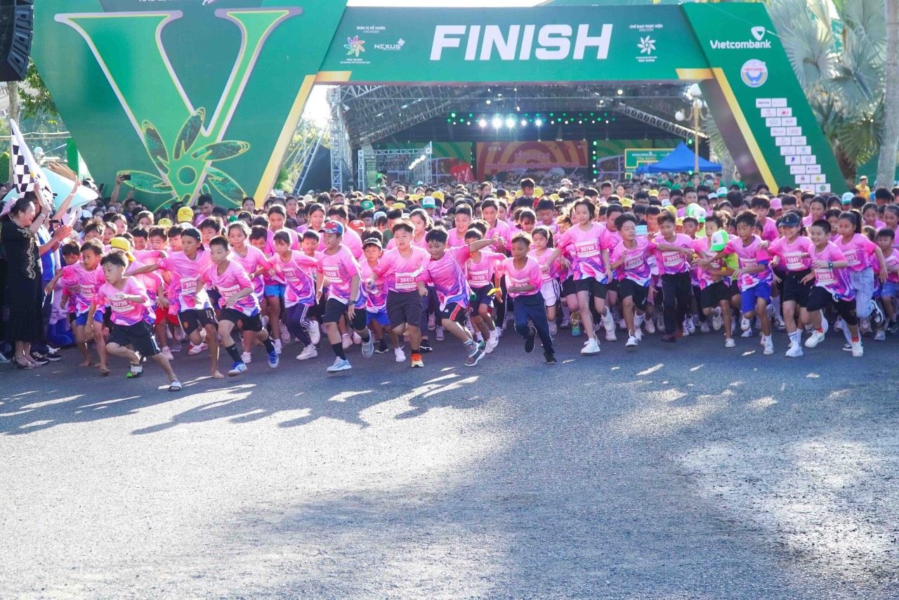 Hậu Giang: Chính thức khai mạc Giải Marathon quốc tế “Vietcombank Mekong Delta”