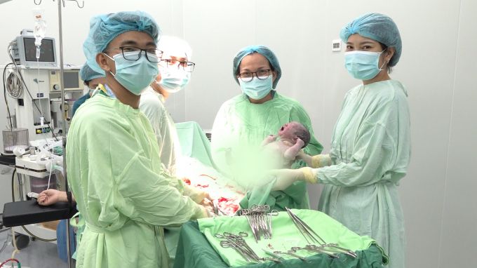 Những em bé đầu tiên của Bệnh viện Phụ sản Cần Thơ năm 2021