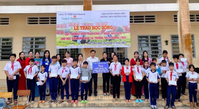 Dalat Hasfarm tặng học bổng cho học sinh, sinh viên vượt khó trên địa bàn thành phố Cần Thơ