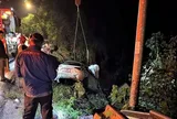 Tai nạn liên hoàn trên đèo Bảo Lộc, xe container và ô tô lao xuống vực