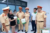 Trao yêu thương đến bệnh nhi nhân kỷ niệm 81 năm Ngày truyền thống Công an nhân dân