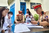 CSGT Hà Nội ra quân tuyên truyền, xử lý học sinh và phụ huynh vi phạm giao thông