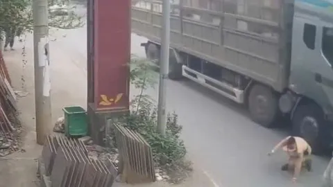 Củng cố hồ sơ, xử lý nghiêm đối tượng đẩy Đại úy CSGT vào đầu xe tải