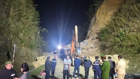 Tìm thấy nạn nhân thứ 3 trong vụ sạt lở trên QL6