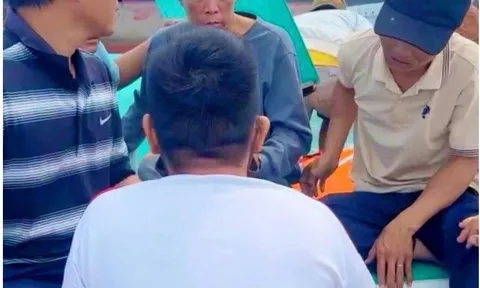 Cứu sống một trong ba người trên thuyền thúng bị sóng cuốn trôi ở Lý Sơn trong bão số 13