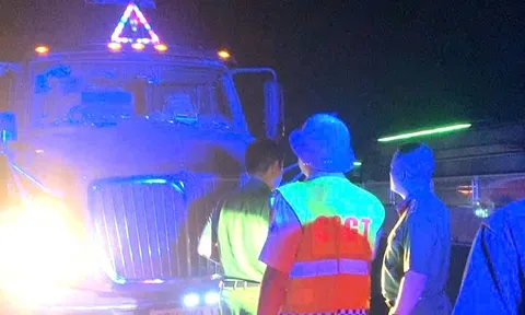 Cảnh báo hành vi nguy hiểm ném đá vào ô tô trên cao tốc qua khu vực miền Trung