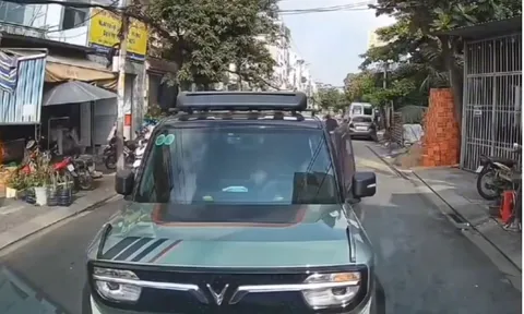 Nam tài xế đi ngược chiều, bỏ xe khi bị chặn đối mặt mức phạt thế nào?