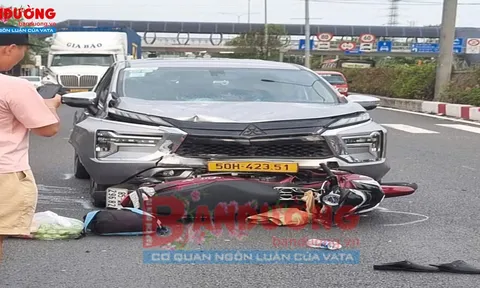 Thành phố Hồ Chí Minh: Va chạm giữa ô tô và xe máy trên đường Đỗ Mười, hai vợ chồng bị thương