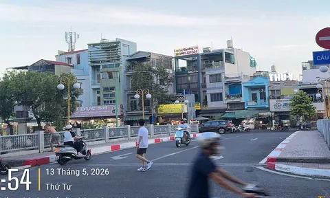 T.P Hồ Chí Minh: Xe máy đi ngược chiều tại Cầu Số 4, phường Tân Sơn Hòa
