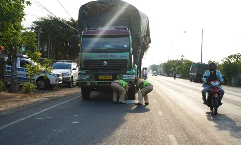 Quốc lộ 25: Siết chặt kiểm tra xe quá tải, quá khổ.