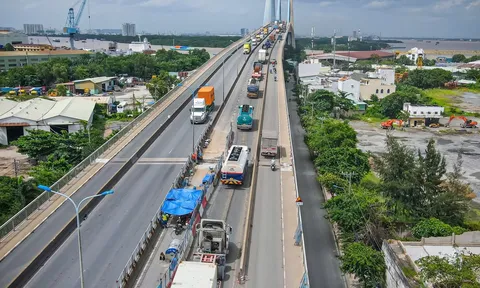 TP.HCM hạn chế xe qua cầu Phú Mỹ hơn 01 tháng để sửa mặt đường