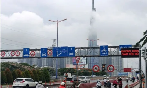 TP.HCM lắp loa cảnh báo trên cầu Sài Gòn để giảm tai nạn mùa mưa