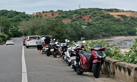Nguy cơ mất an toàn giao thông trên dốc dài Phan Thiết vì người dân tập trung chụp ảnh ven đường