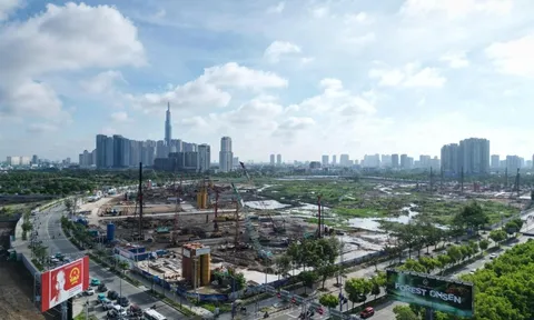 Tấp nập thi công siêu dự án gần 30.000 tỷ đồng giữa khu đất vàng TP.HCM