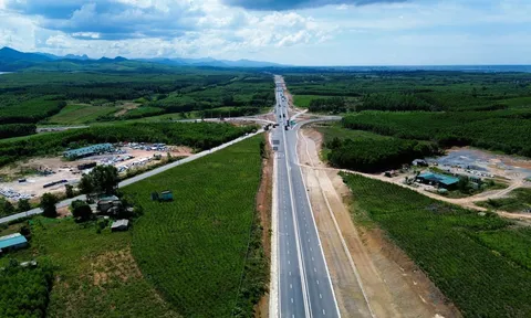 Thúc tiến độ trạm dừng nghỉ Km725+500 cao tốc Vạn Ninh - Cam Lộ