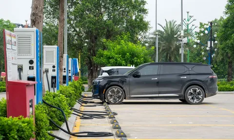 Việt Nam sắp có quy chuẩn về trụ sạc, trạm sạc xe điện?