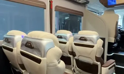 Lộ diện xe buýt VinFast nội thất Limousine đầu tiên