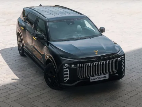 Những chi tiết xa xỉ bậc nhất trên Lạc Hồng 900 LX