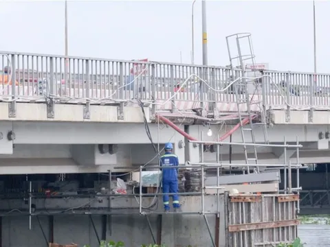 TP.HCM hoàn tất việc nâng tĩnh không cầu Bình Triệu 1