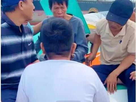 Cứu sống một trong ba người trên thuyền thúng bị sóng cuốn trôi ở Lý Sơn trong bão số 13