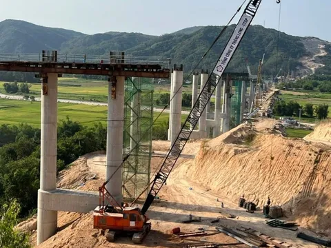 Phấn đấu hoàn thành mục tiêu giải ngân 100% kế hoạch vốn đầu tư công năm 2025