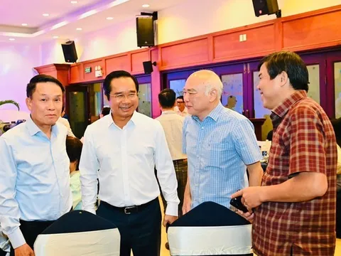 Chủ tịch UBND TPHCM: Sắp xếp báo chí lần này là bước chuyển mình tất yếu để tinh gọn và mạnh mẽ hơn